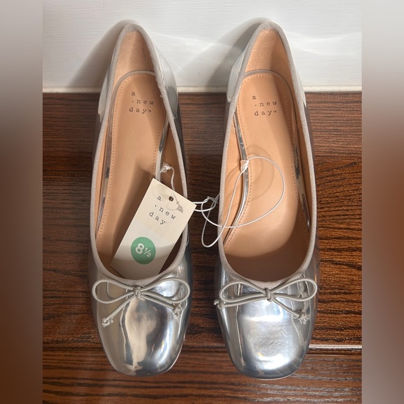 Women’s Silver Joy Ballet Pumps, A New Day, Sz. 8 1/2 - Picture 3 of 9